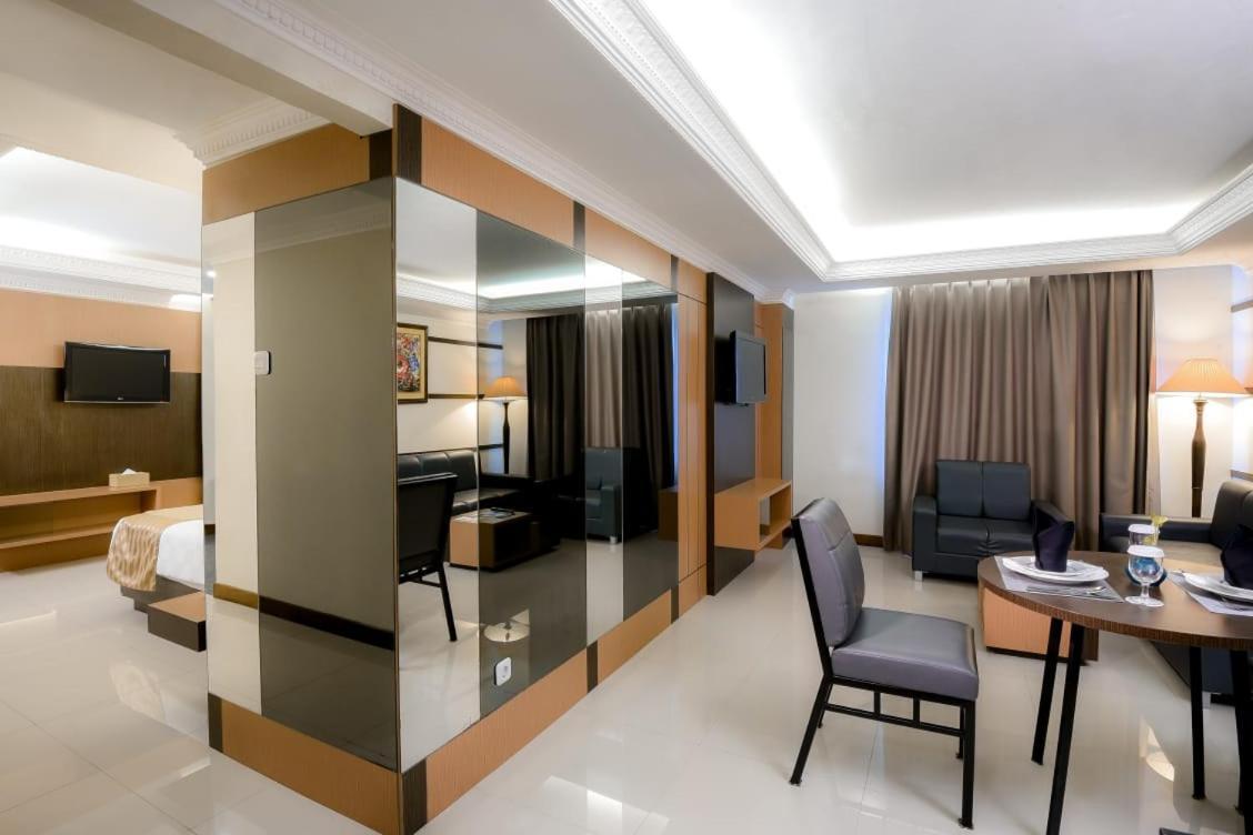 D'Senopati Malioboro Grand Hotel Yogyakarta Extérieur photo